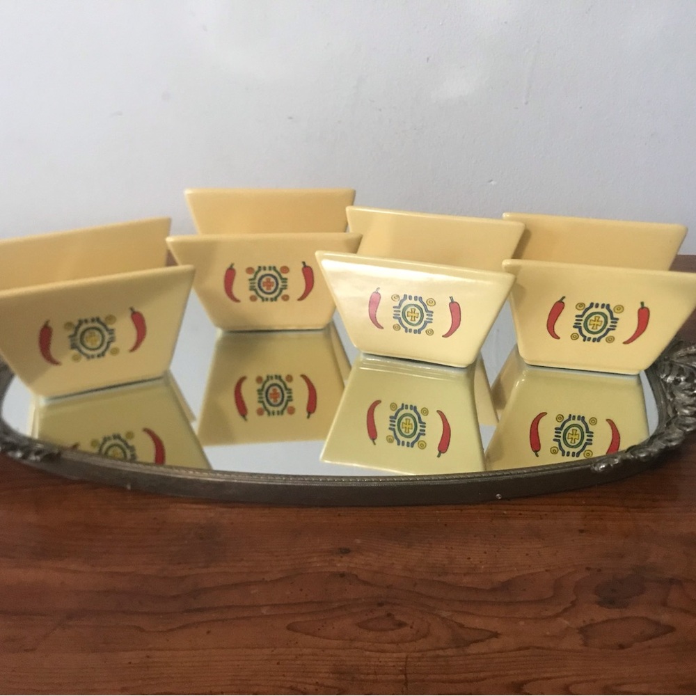 ✔️Set of Four Yellow Retro Ceramic Taco Holders 🌮